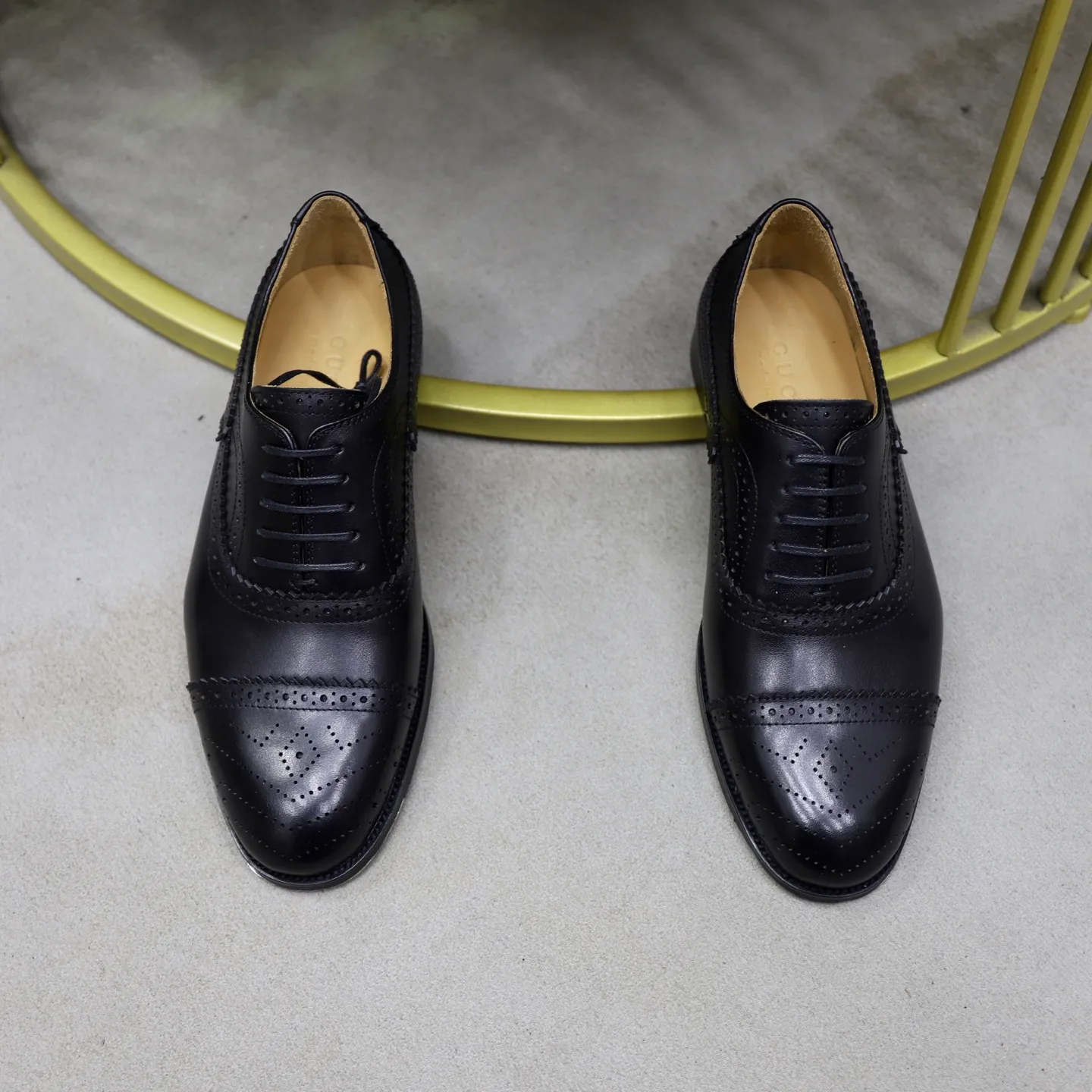 Men's shoes 💰660💰🙅‍♂️🙅‍♂️🙅‍♂️Niuli Brand: Gucci GuCCI Standard code: Men's code 39-44 (45 can be customized) Grade: Same style as the official website Original quality Material: Original cowhide surface Comfortable cowhide lining Original outsole Style category: Men's fashionable casual leather shoes Distinguished big-name luxury elements, top luxury Color: actual picture color